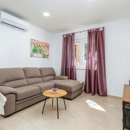 Apartment Lorilu Pula Exteriér fotografie