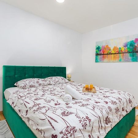 Apartment Lorilu Pula Exteriér fotografie