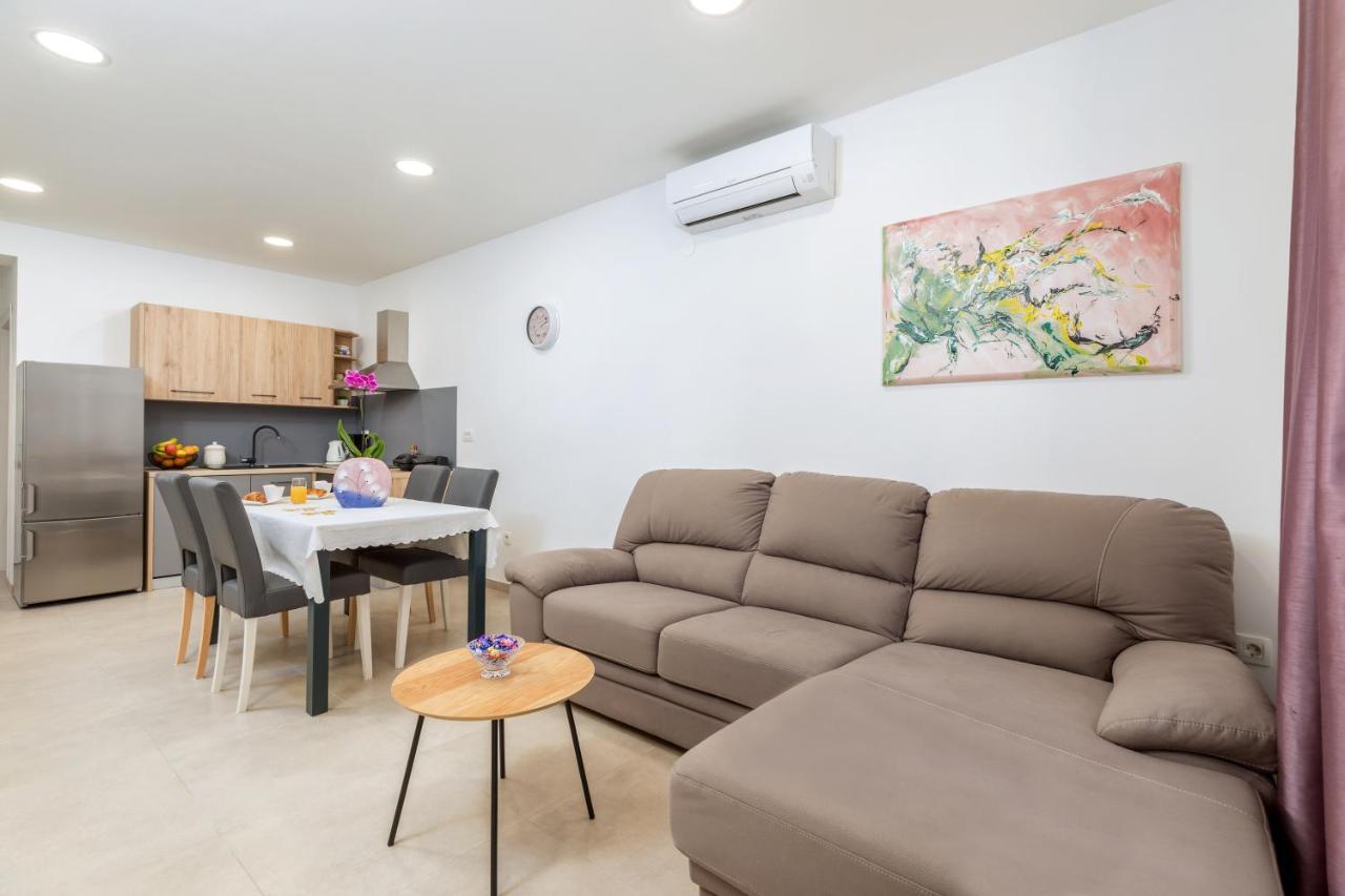 Apartment Lorilu Pula Exteriér fotografie